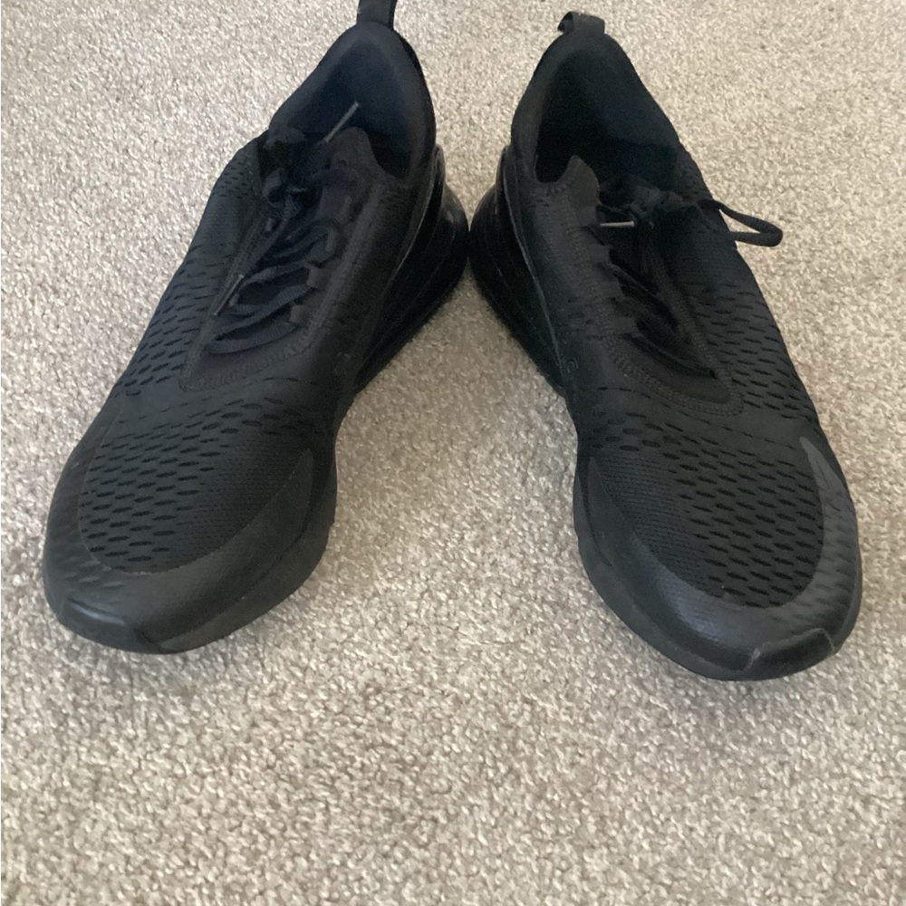Nike Airmax 270 athletic sneakers in black sz 13